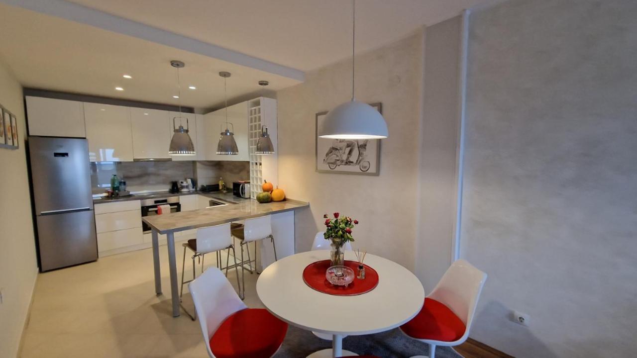 Lux Apartman Ava NagyNagykikinda Kültér fotó