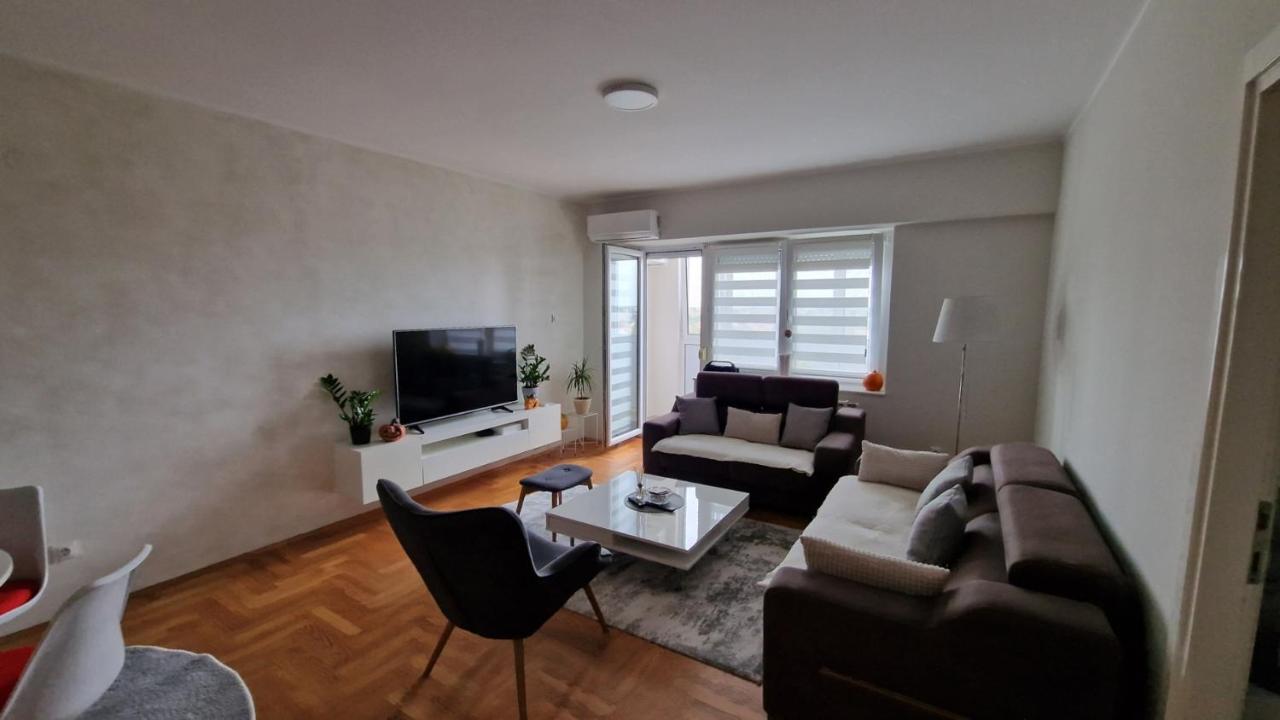 Lux Apartman Ava NagyNagykikinda Kültér fotó